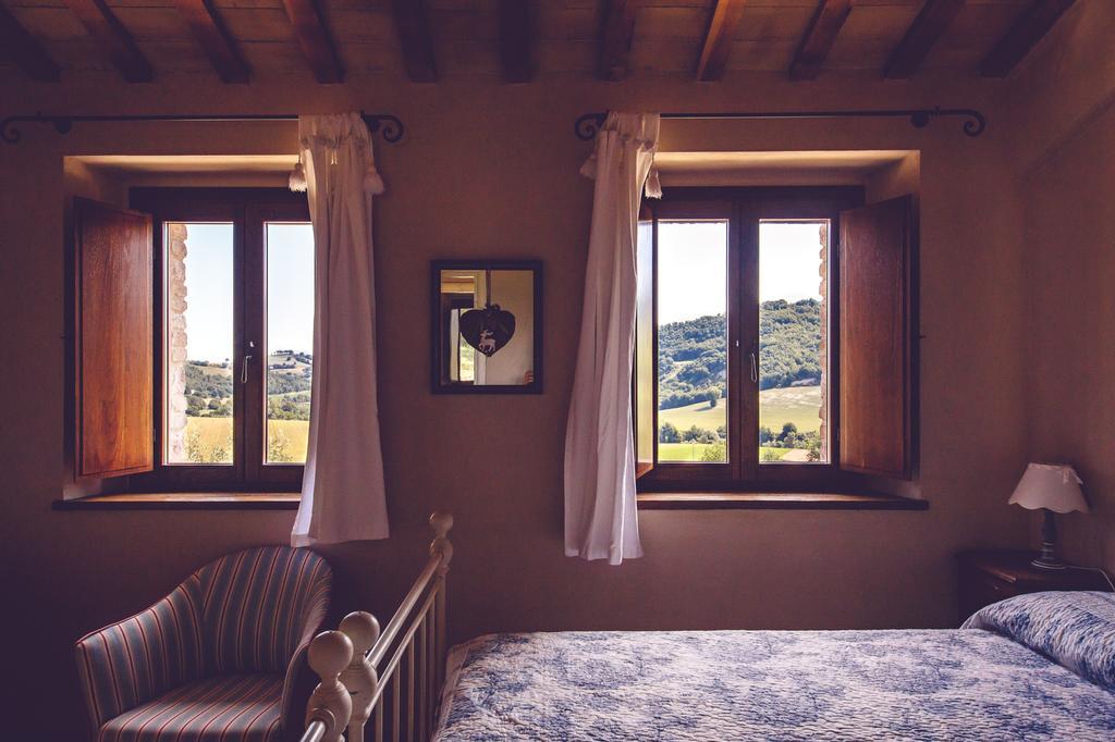 Agriturismo Casal San Sergio Fossombrone Buitenkant foto