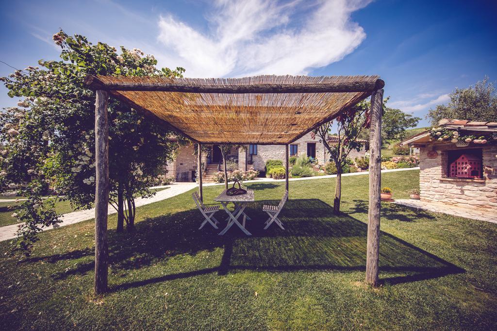 Agriturismo Casal San Sergio Fossombrone Buitenkant foto